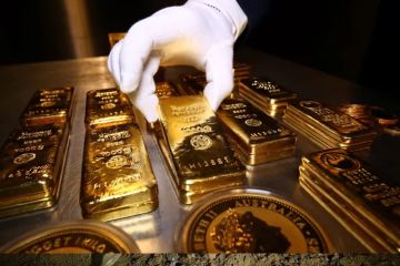  بلومبيرغ : حرب إيران قد تدفع البنوك المركزية لبيع الذهب
