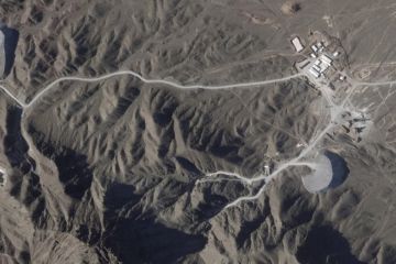 هجوم أميركي إسرائيلي على منشأة نطنز لتخصيب اليورانيوم في إيران هجوم أميركي إسرائيلي على منشأة نطنز لتخصيب اليورانيوم في إيران