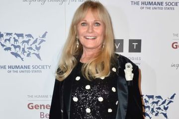 رحيل فاليري بيرين نجمة سوبرمان عن 82 عاما