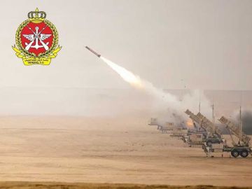 الدفاعات الجوية الكويتية تتصدى حاليا لهجمات صاروخية وطائرات مسيرة معادية