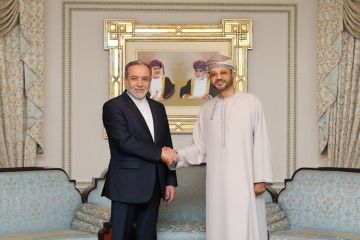 وزيرا خارجية إيران وسلطنة عمان يبحثان هاتفيا تطورات المنطقة