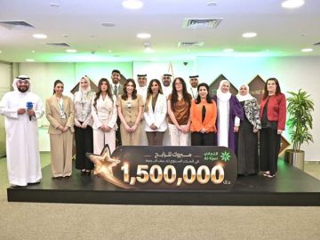  التجاري يستقبل الفائزة بجائزة النجمة الكبرى