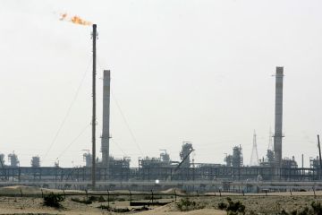 أبوظبي: اندلاع حرائق في مجمع حبشان للغاز إثر سقوط شظايا