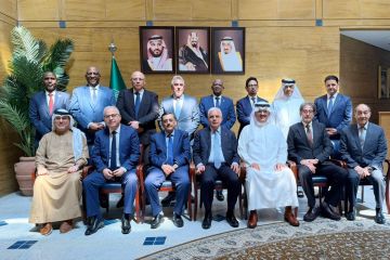 دبلوماسيون عرب يشيدون بجهود السعودية في تسهيل سفر المقيمين خلال الأزمة الراهنة