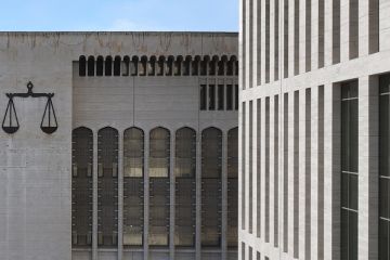 حبس منتج فني 4 سنوات لتعاطي الحشيش والامتناع عن عقاب مخرجة