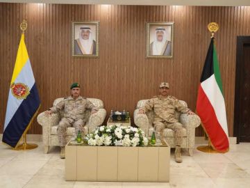 رئيس الأركان يبحث مع قائد القيادة العسكرية الخليجية الموحدة وقائد درع الجزيرة تعزيز التكامل العسكري