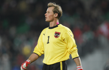 وفاة حارس مرمى أرسنال السابق النمسوي مانينغر إثر حادث سير مروع