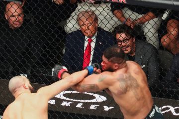 ترامب ينظم نزال فنون قتالية في البيت الأبيض احتفالا بعيد ميلاده الـ80 ترامب ينظم نزال فنون قتالية في البيت الأبيض احتفالا بعيد ميلاده الـ80