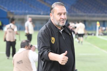 معلول يعتذر لـ بهلول عن تدريب بلوزداد ويتمسك بـ القادسية 