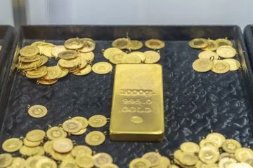 الذهب ينخفض مع تهديد الرئيس الأميركي بشن المزيد من الهجمات على إيران الذهب ينخفض مع تهديد الرئيس الأميركي بشن المزيد من الهجمات على إيران