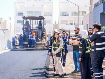 المشعان تابعت أعمال فرش الأسفلت بالمسايل: التزام أعلى معايير الجودة وتحسين كفاءة الطرق