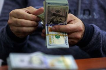 الولايات المتحدة تعلق تحويل 500 مليون دولار نقدا إلى العراق