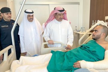 الحبشي يتفقد مصابي العدوان الإيراني الحبشي يتفقد مصابي العدوان الإيراني