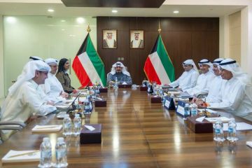 رئيس مجلس الوزراء يترأس اجتماعا لبحث سبل تعزيز البنية التحتية واللوجستية