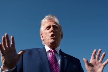 الرئيس الأميركي: سنفرض رسوما جمركية على الصين بقيمة 50 بالمئة إذا ثبت قيامها بتزويد إيران بالأسلحة