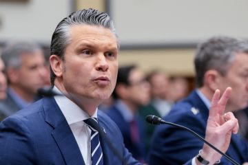 وزير الحرب الأميركي: إيران لم تتخل عن طموحها النووي