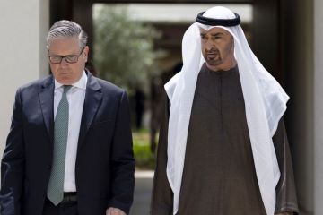 بن زايد وستارمر يبحثان تأثير الحرب على الملاحة الدولية وإمدادات الطاقة