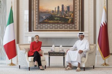 أمير قطر ورئيسة وزراء إيطاليا يستعرضان الأوضاع الإقليمية والدولية