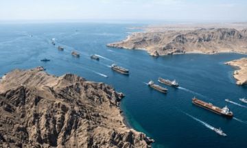 طهران تتعهد بالرد قريبا على مهاجمة الولايات المتحدة لسفينة تجارية إيرانية