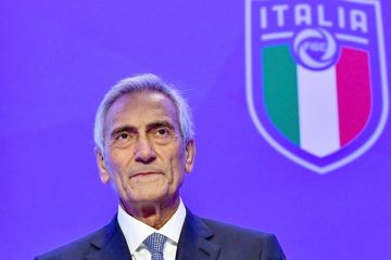 وزير الرياضة الإيطالي يدعو رئيس اتحاد الكرة إلى التنحي