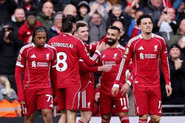 ليفربول يستعيد توازنه بفوز معنوي على فولهام في الدوري الإنجليزي