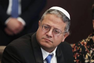 بن غفير يقتحم المسجد الأقصى تزامنا مع استمرار إغلاقه أمام المصلين