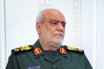 الحرس الثوري الإيراني يعلن مقتل رئيس جهاز استخباراته الحرس الثوري الإيراني يعلن مقتل رئيس جهاز استخباراته