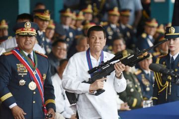 تأكيد تهم جرائم ضد الإنسانية الموجهة إلى رئيس الفلبين السابق