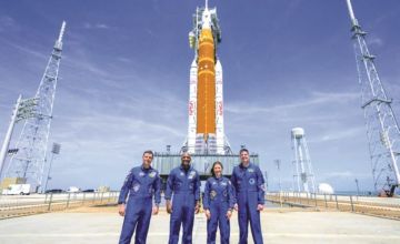 هبوط طاقم أرتميس 2 بعد أول تحليق حول سطح القمر منذ أكثر من 50 عاما