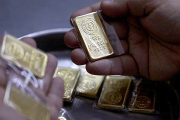 الذهب يتكبد أول خسارة أسبوعية في أكثر من شهر