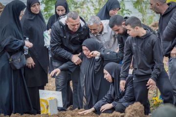 مقتل قيادي قواتي بغارة إسرائيلية خاطئة يصعد الانقسام حول حزب الله