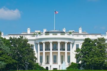 البيت الأبيض ينشر ميمز بعنوان اجعل لبنان عظيمة مجددا 