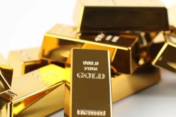 الذهب يرتفع مع تراجع الدولار