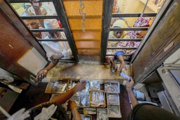 جرافات لنقل مرضى أم درمان!