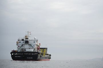 توتر في مضيق هرمز: ناقلات النفط تتجنب العبور قبيل بدء السيطرة الأميركية