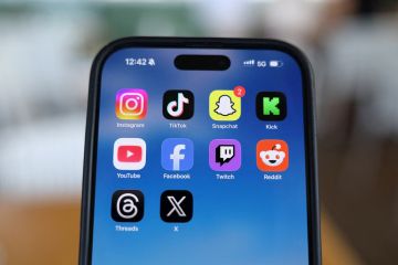 بريطانيا تعتزم فرض قيود على استخدام وسائل التواصل لمن هم دون 16 عاما