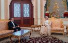 سلطان عمان يستقبل وزير الخارجية الإيراني لبحث مستجدات المنطقة
