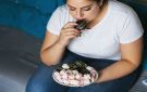 التوتر يقود إلى الإفراط في الطعام