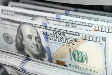 الدولار يستقر مع تضاؤل آمال إنهاء الحرب الدولار يستقر مع تضاؤل آمال إنهاء الحرب