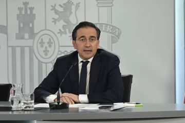 وزير الخارجية الإسباني يدعو لإنهاء الصراع في الشرق الأوسط.. وتعزيز تماسك ناتو وزير الخارجية الإسباني يدعو لإنهاء الصراع في الشرق الأوسط.. وتعزيز تماسك ناتو