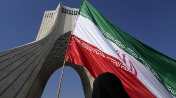 إيران تتهم واشنطن بانتهاك وقف إطلاق النار عبر مهاجمة سفينتين وشن غارات على البلاد