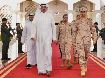 وزير الدفاع يغادر البلاد متوجها إلى تركيا وزير الدفاع يغادر البلاد متوجها إلى تركيا