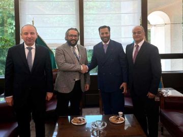 وكيل وزارة الصحة يبحث مع وزير الصحة الباكستاني تعزيز التعاون الصحي واستقطاب الكفاءات الطبية وكيل وزارة الصحة يبحث مع وزير الصحة الباكستاني تعزيز التعاون الصحي واستقطاب الكفاءات الطبية