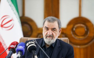 مستشار خامنئي: الحصار البحري الأميركي لا يزال قائما مستشار خامنئي: الحصار البحري الأميركي لا يزال قائما