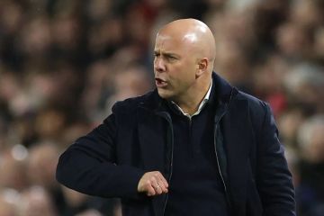 ليفربول يقيل آرني سلوت ويبدأ البحث عن مدرب جديد ليفربول يقيل آرني سلوت ويبدأ البحث عن مدرب جديد