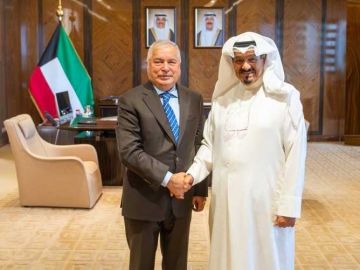 رئيس الوزراء يستقبل عميد السلك الدبلوماسي في الكويت.. بمناسبة انتهاء مهام عمله رئيس الوزراء يستقبل عميد السلك الدبلوماسي في الكويت.. بمناسبة انتهاء مهام عمله