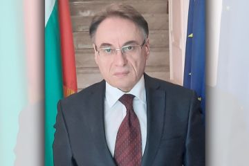 السفير البلغاري لـ الجريدة : الدبلوماسية الكويتية مدرسة في حد ذاتها السفير البلغاري لـ الجريدة : الدبلوماسية الكويتية مدرسة في حد ذاتها