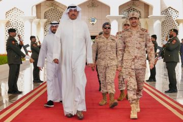 وزير الدفاع يغادر البلاد متوجها إلى تركيا وزير الدفاع يغادر البلاد متوجها إلى تركيا