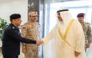 سمو ولي العهد يزور قياديي ومنتسبي السلك العسكري والأمني