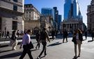 بريطانيا تسجل أسرع وتيرة لتسريح العمالة منذ الجائحة